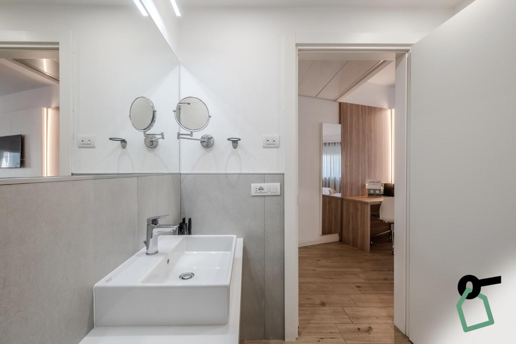 Hotiday Room Collection - Tirrenia Εξωτερικό φωτογραφία